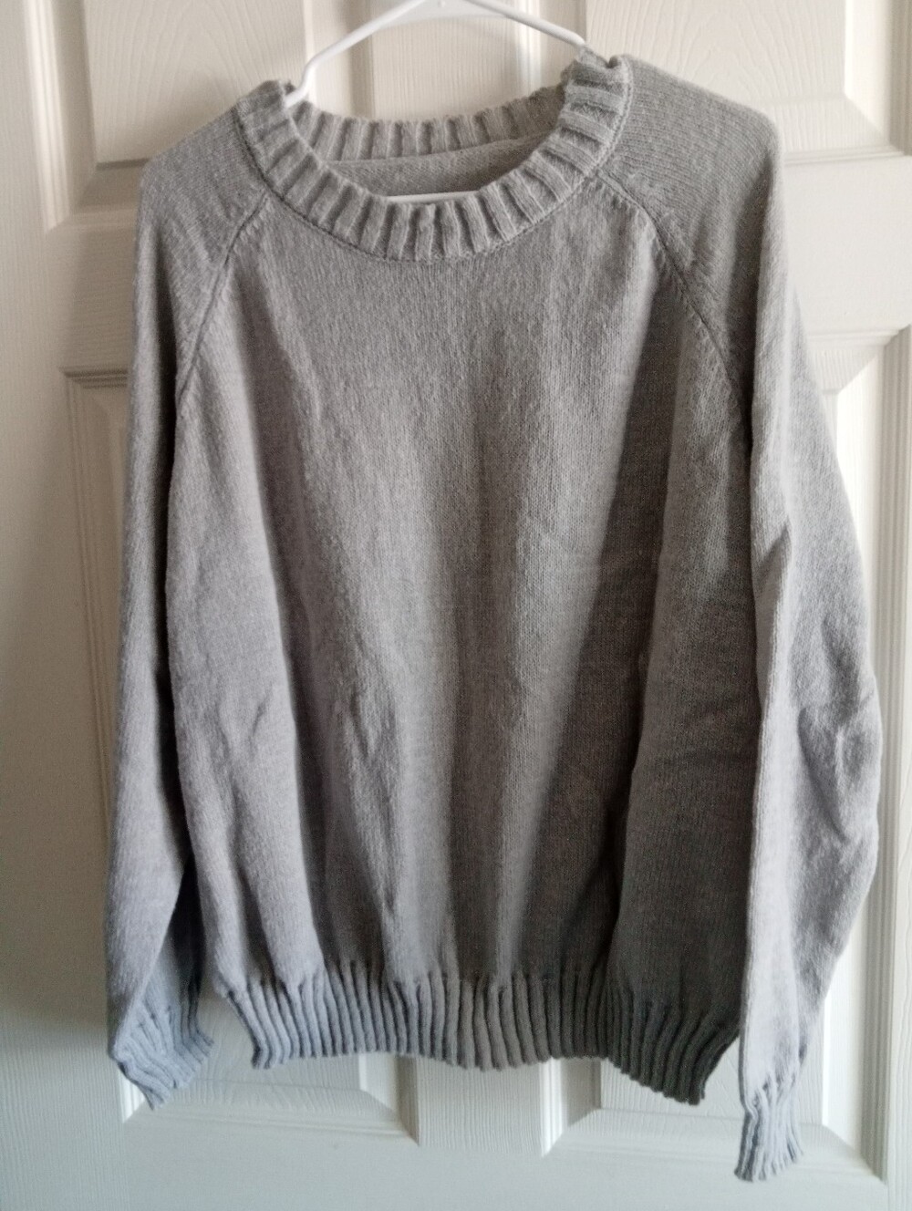 Classic Elegant Roundneck Sweater - Long Sleeve